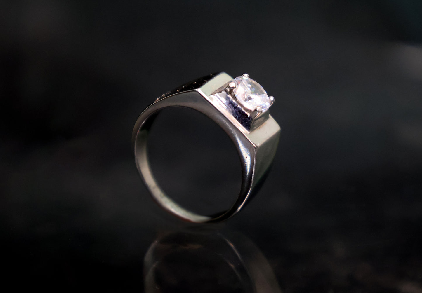 Square solitary style ring