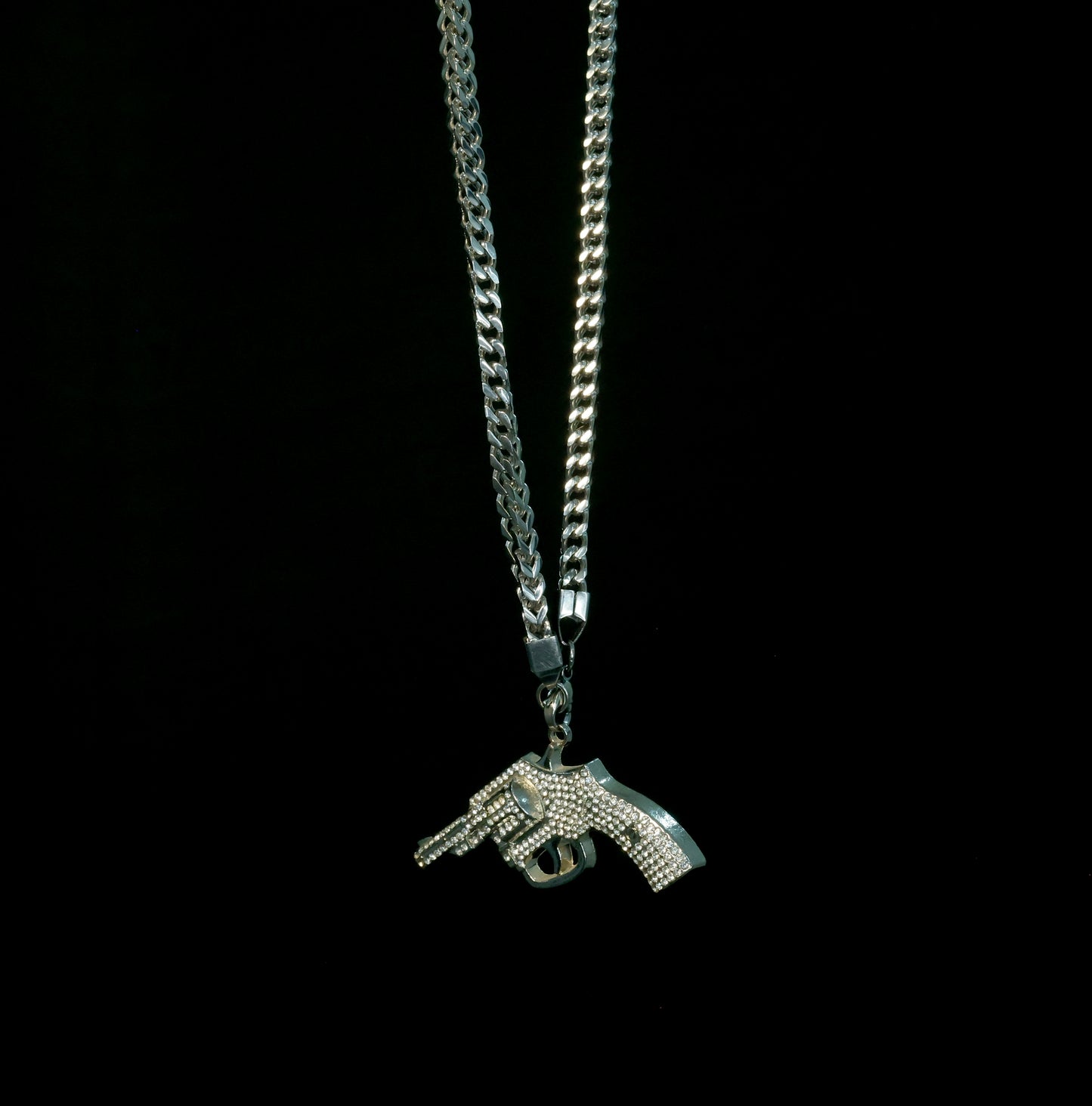 Sniper silver chain with studded locket for men