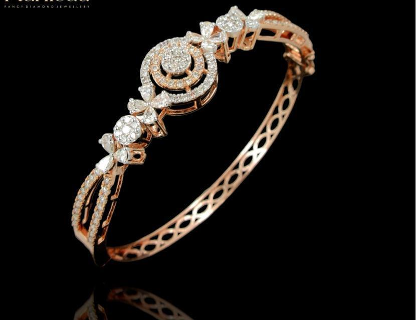 Elegant diamond braclet in 14kt gold